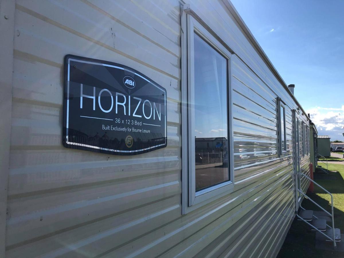 3 Bed 8 Berth Caravan In California Cliffs - M1 Great Yarmouth Exteriör bild