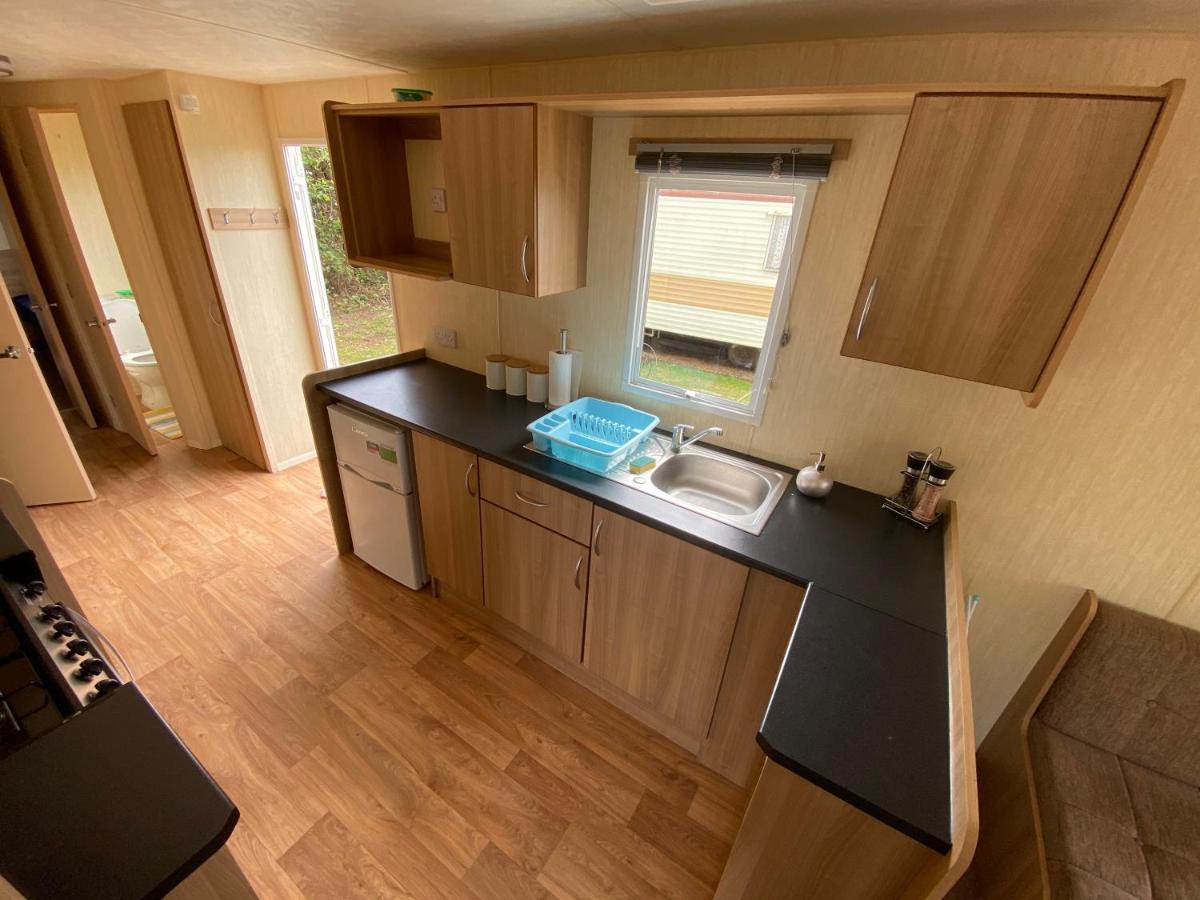 3 Bed 8 Berth Caravan In California Cliffs - M1 Great Yarmouth Exteriör bild