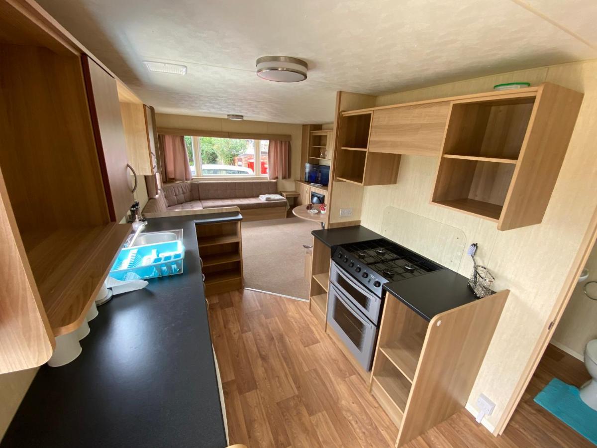 3 Bed 8 Berth Caravan In California Cliffs - M1 Great Yarmouth Exteriör bild