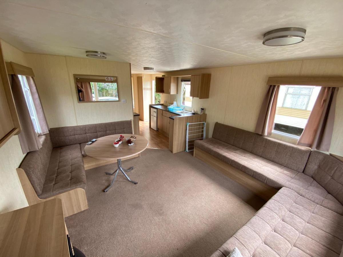3 Bed 8 Berth Caravan In California Cliffs - M1 Great Yarmouth Exteriör bild