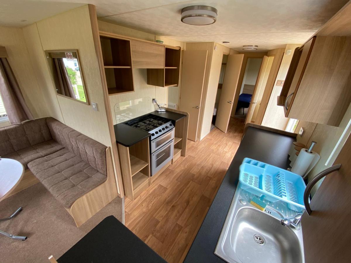 3 Bed 8 Berth Caravan In California Cliffs - M1 Great Yarmouth Exteriör bild